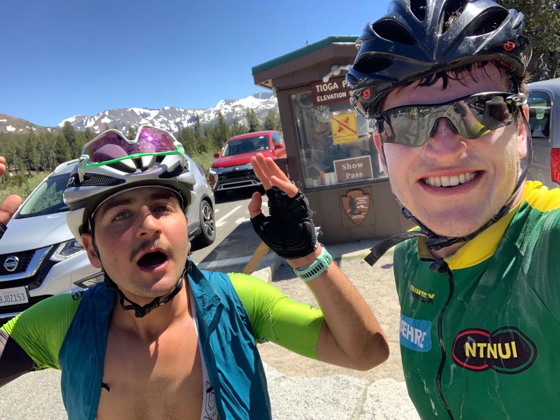 Two cyclists pause at Tioga Pass during Rod Farvard’s 2019 Double Crossing